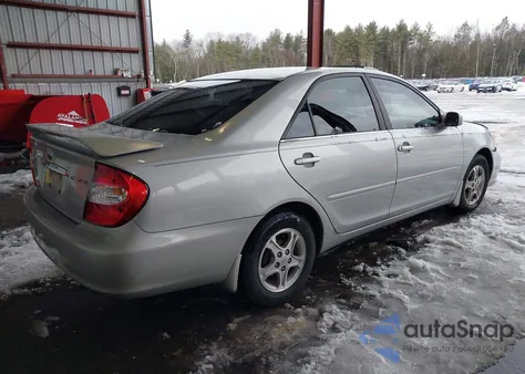 2003 Toyota Camry Le z USA, uszkodzony, nr VIN 4T1BE32K43U222558